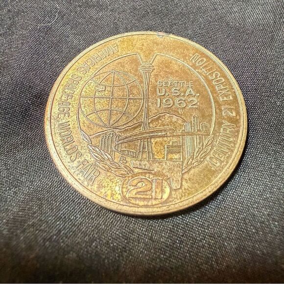 Original 1962 Seattle’s World Space Fair Century 21 1 dollar Commemorative Coin - Picture 3 of 3